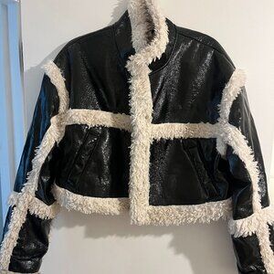 FOREVER21 Black Shearling Cropped Jacket